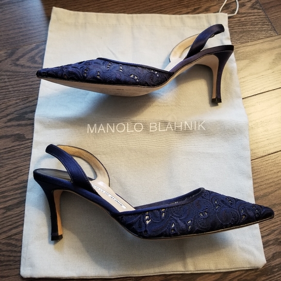 MANOLO BLAHNIK Crocheted Slingback Pumps - Picture 3 of 6